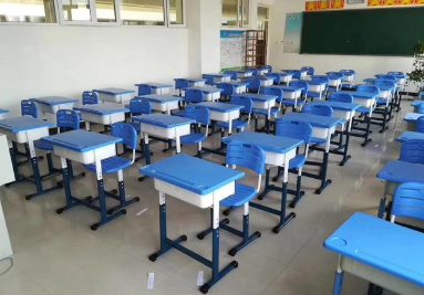 哪些因素会引发学生们的近视驼背，学校应该怎么做？