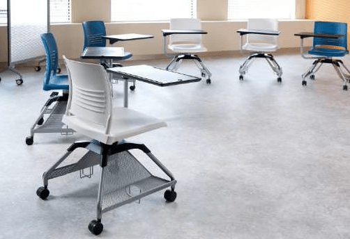 学校家具订做课桌椅要注意哪些问题 