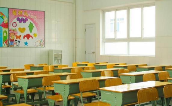 哪些因素会影响学生课桌椅的耐久性